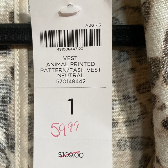 NWT Chico’s Animal Pattern printed vest (Chico Size 1) - Picture 7 of 7